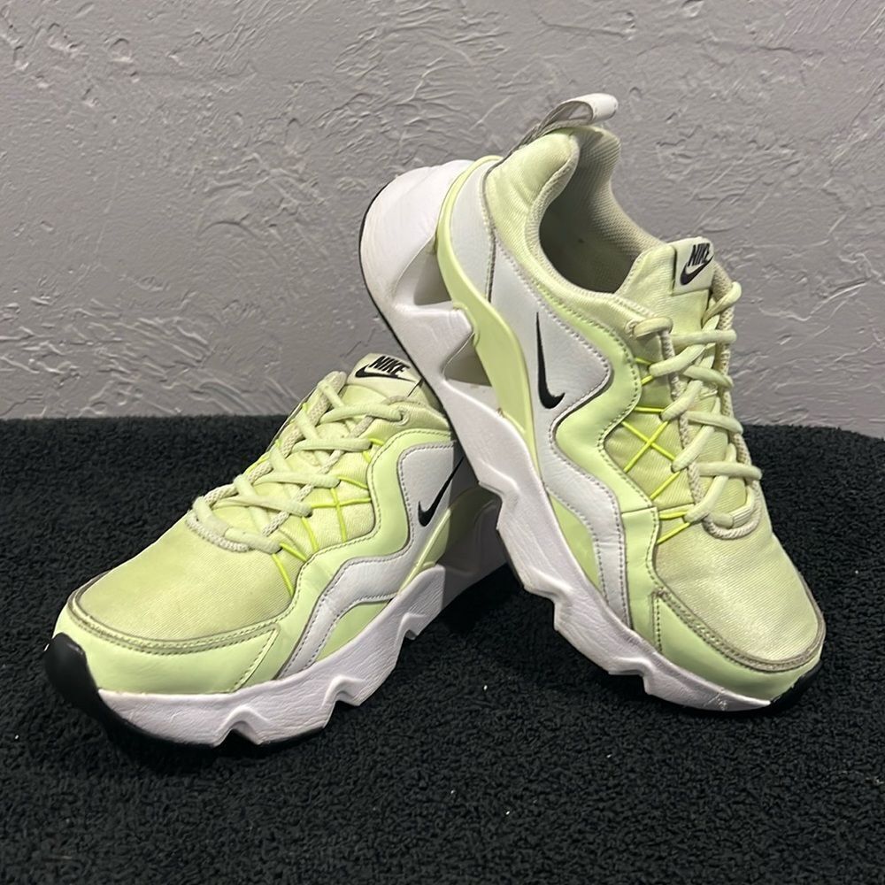 🔥🔥 NIKE RYZ 365 Running Casual Sneakers Pistachio Frost Women’s 9.5 - EUC